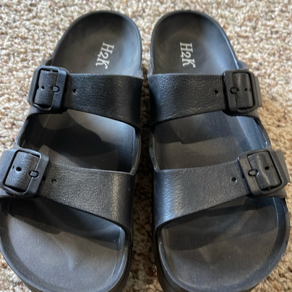 Platform sandals